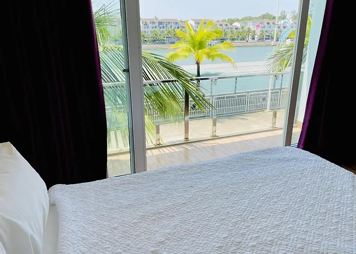 Tuan Chau Havana Hotel 3*