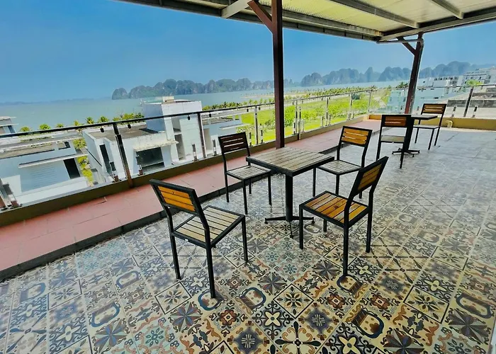 Tuan Chau Havana Hotel