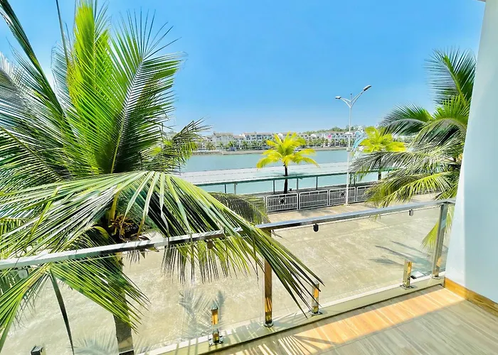Tuan Chau Havana Hotel